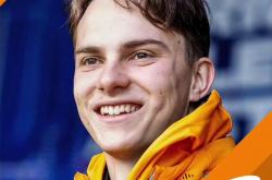 英雄联盟总决赛-迈凯伦力克索伯车队，皮亚斯特里状态火热