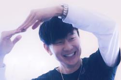 LOL赛事-双星闪耀，当哈维·西蒙斯点燃挪威，姆巴佩在西决完成终极救赎