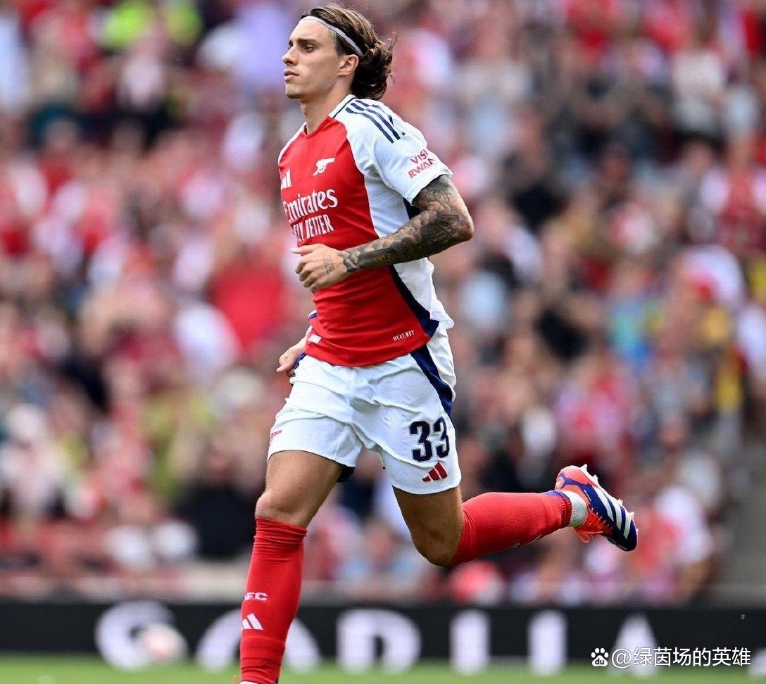 关于阿森纳后卫受伤，将缺席关键战的信息