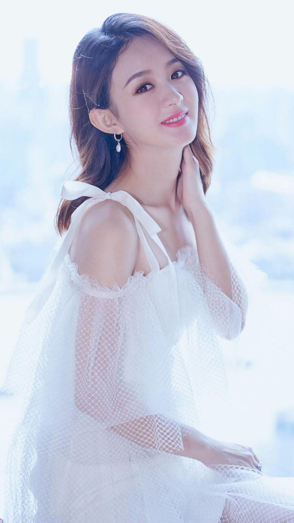 跨时空对决,乔治狂轰47分领衔活塞客场力擒吉林